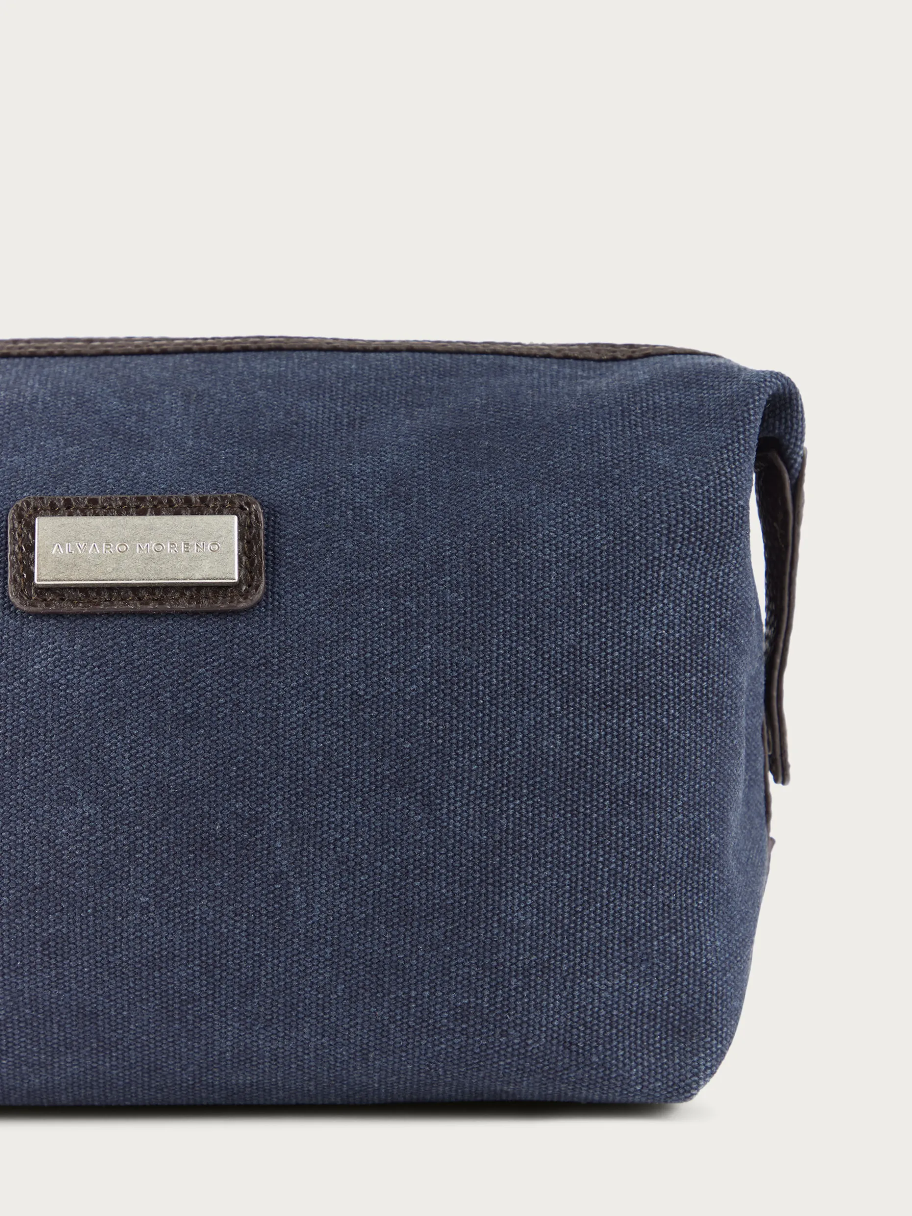 NECESER NOLAN AZUL MARINO