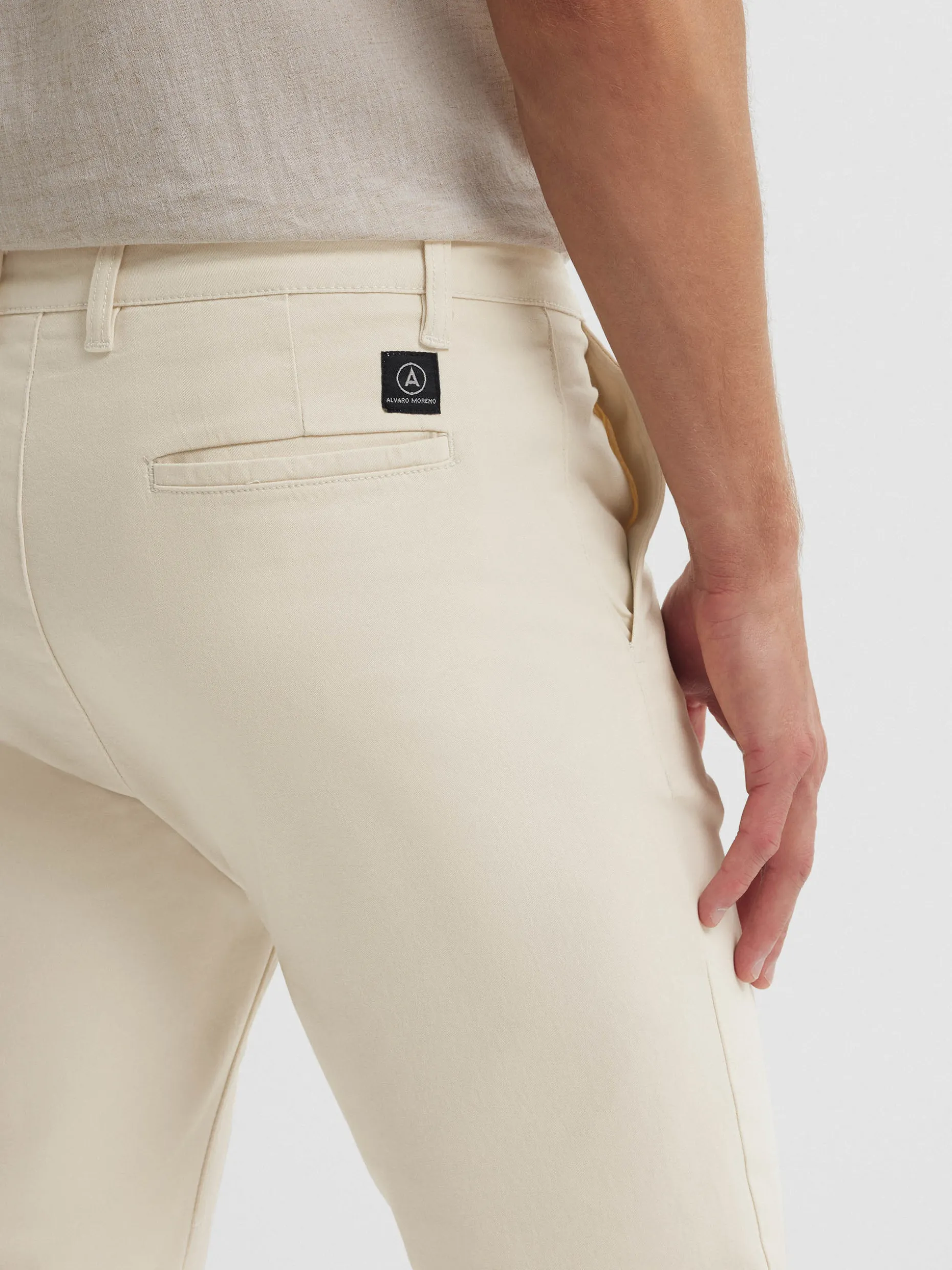 PANTALON CHINO SLIM FIT CRUDO
