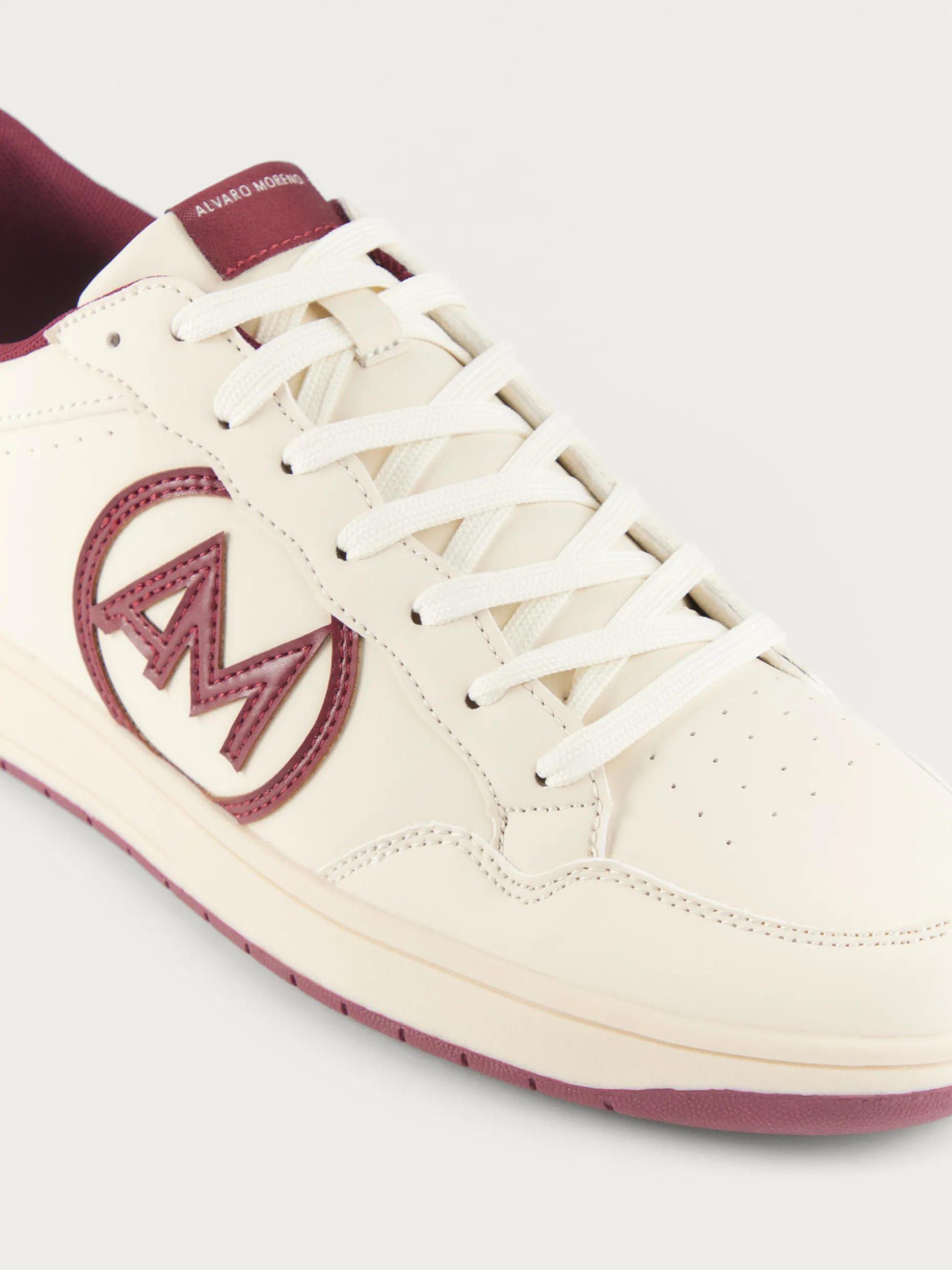 SNEAKERS FEEL BURDEOS